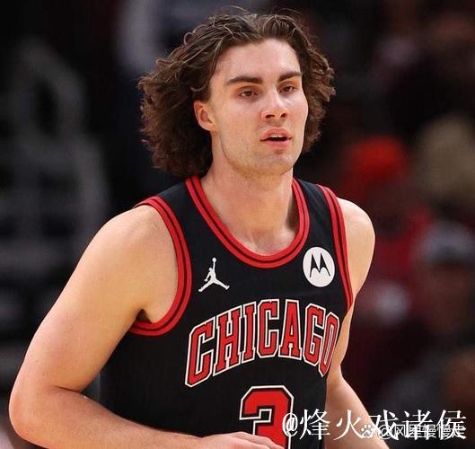 费迪南德：维拉具备夺冠潜力；罗杰斯数据证明他有望成为顶级球员